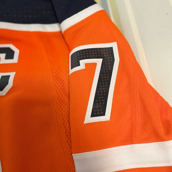 Adidas Connor McDavid Edmonton Oilers Authentic Jersey - NWT - Picture 9 of 10